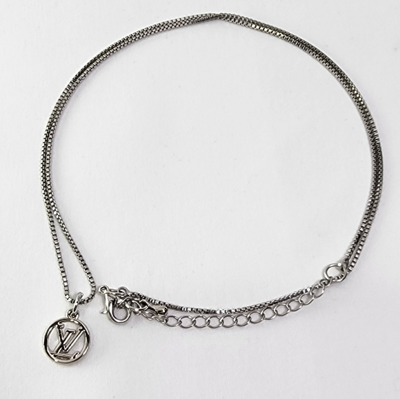 Authentic Louis Vuitton silver petite LV charm on chain - Picture 3 of 8
